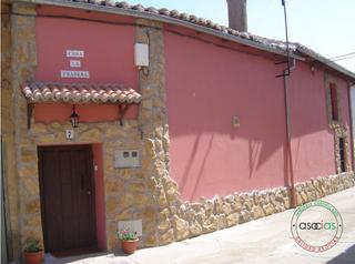 Maison jumelée à Vallecillo - cl san miguel 0. Casa en venta con patio en vallecillo , leon