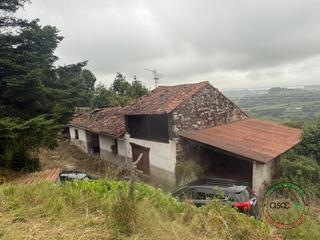 Casa  Carreño - barrio monte pervera nº 7. Se vende casa para restaurar y 5 fincas