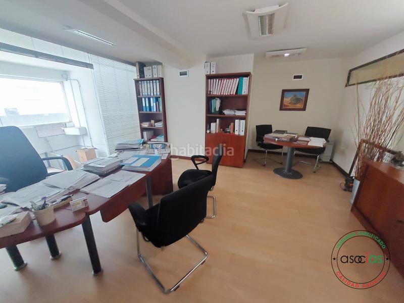 Foto bc9b841b-6bd5-4b5c-b7f4-e2fd49a24226. Geschäftsraum in Laviada Gijón