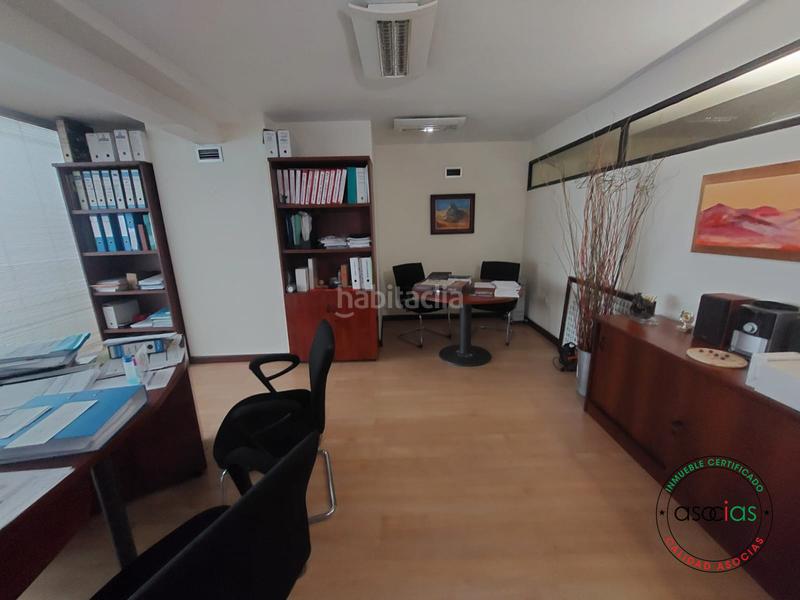 Foto bd5c7d61-6d85-4fa1-a890-f1d139fe6379. Geschäftsraum in Laviada Gijón