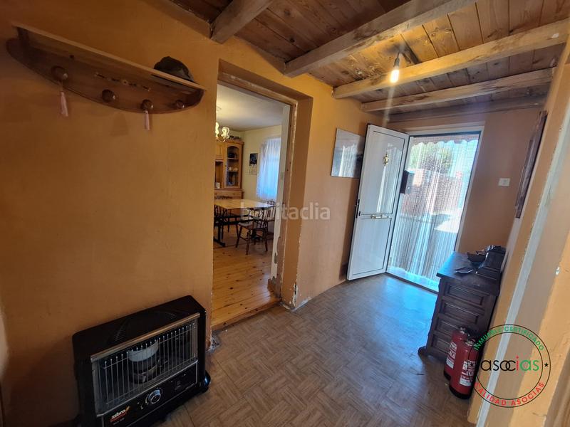Foto a1e000b4-43a7-49e3-847f-49c2e9ec299b. Casa adossada a Vallecillo - cl leon 11 a Vallecillo