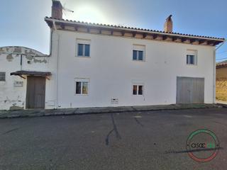 Maison jumelée à Vallecillo - cl leon 11. Se vende encantadora casa con patio en vallecillo, león!