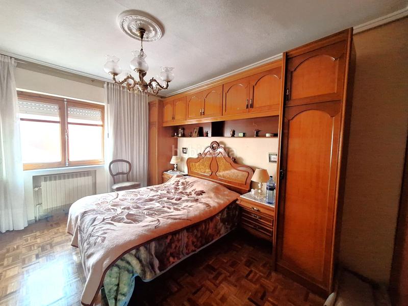 Foto 9bad25c7-ea21-451a-ac5f-e4d2dd77276e. Maison jumelée avec chauffage parking dans Sahagún