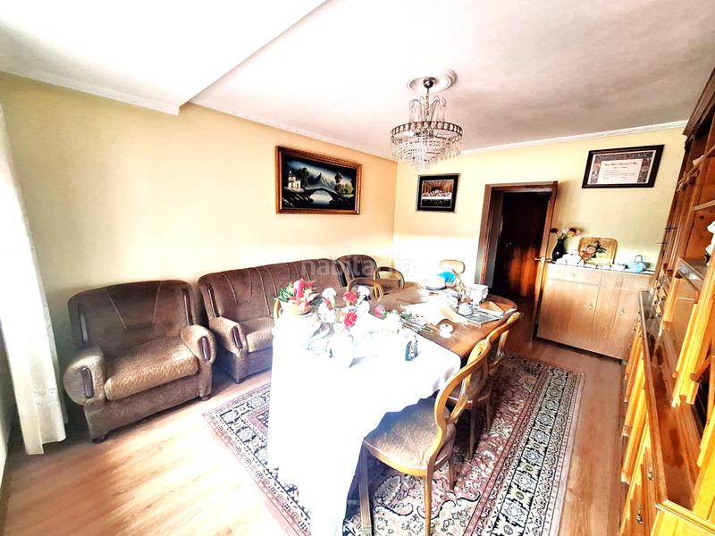 Foto f1e6df32-3a45-4a54-a387-53bfc937d6f6. Maison jumelée avec chauffage parking dans Sahagún