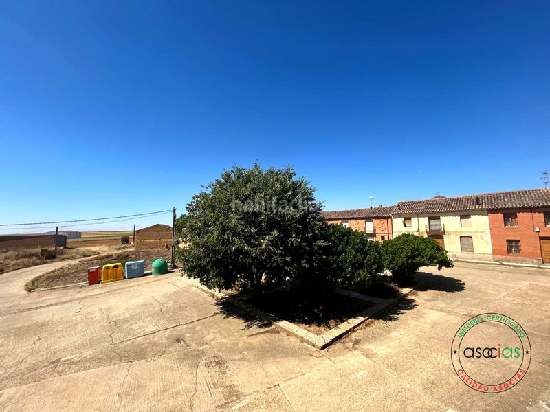 Foto 8f410efd-c2fd-4d6f-a3c4-8b7d3afca447. Casa amb aparcament a Santervás de Campos