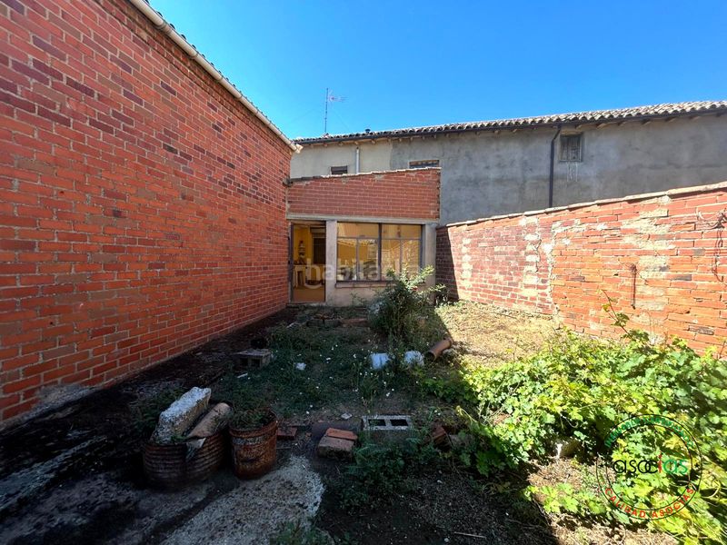 Foto bae78c9f-ed20-4ee0-aad2-d71b8acec903. Casa amb aparcament a Santervás de Campos