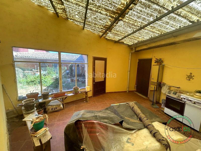 Foto c5b3f955-115e-492c-aacf-3b88fc11d940. Casa amb aparcament a Santervás de Campos