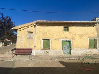 House in Vallecillo - cl leon 18. ? casa con patio para reforma integral en vallecillo leon