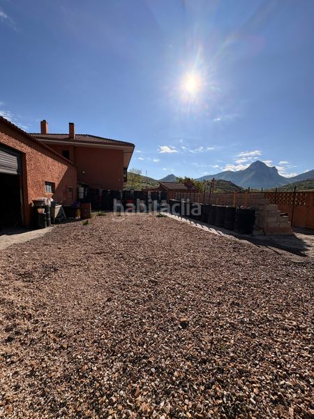 Foto c8ba5844-0de6-47b6-add6-33e4214840c1. Casa amb calefacció aparcament a Villamanín