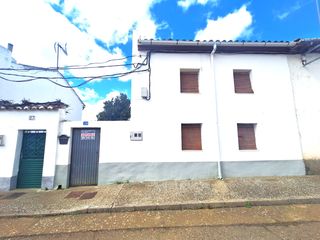 Casa a schiera  Cea - cl mayor-sp. Tu oasis de tranquilidad casa con potencial en san pedro de vald