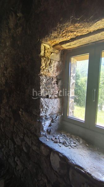 Foto 106d2e9e-f2c7-4d3a-88a3-caabfaae1f3b. Casa amb aparcament a Degaña