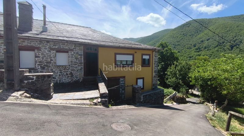 Foto 7d951e1d-2f96-43e0-8062-980c74fa9d4d. Casa amb aparcament a Degaña