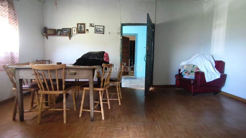 Foto b80a00a7-7884-455a-bd24-36dd9f570925. Casa amb aparcament a Degaña