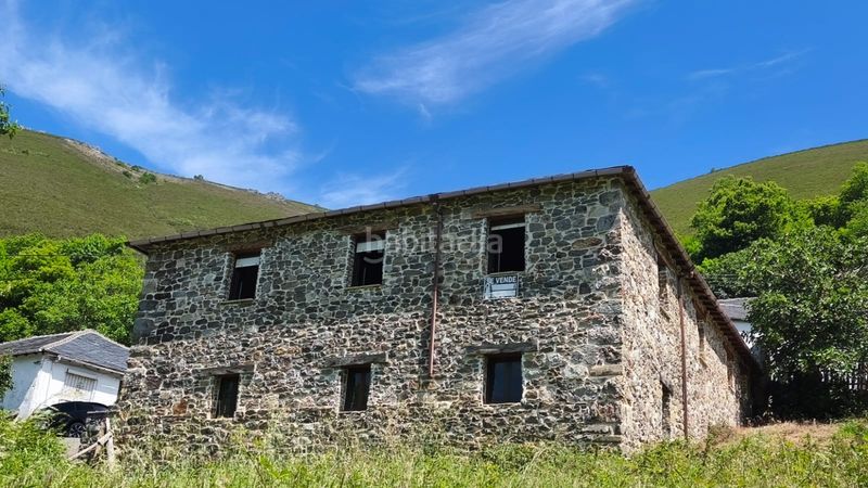 Foto d0a228ca-60e2-4a9c-af4b-a4f26678c2a4. Casa amb aparcament a Degaña