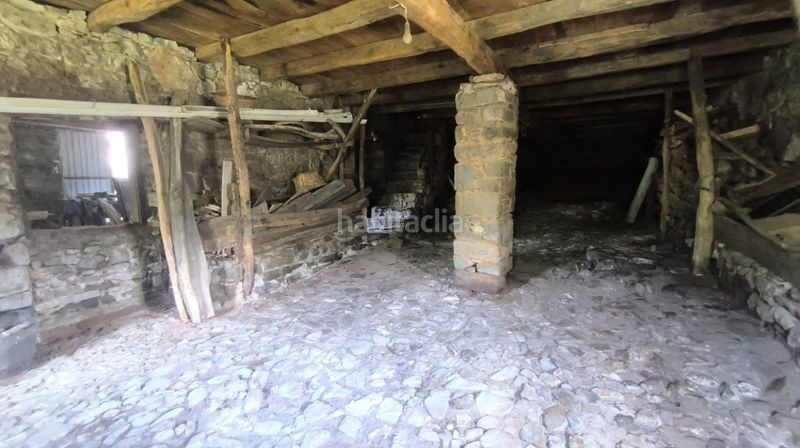 Foto ed6c5df3-e38b-43a4-9ec9-82951b3dfe95. Casa amb aparcament a Degaña