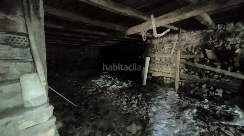 Foto f3157bba-deaa-4bbf-a16d-b119f5606464. Casa amb aparcament a Degaña