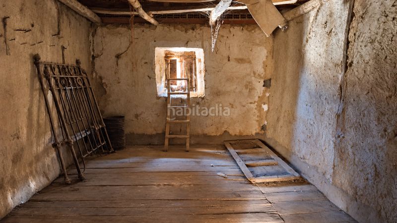 Foto 60336f22-499a-4d82-a3c7-0f8523d128e1. Casa amb calefacció a Sahagún