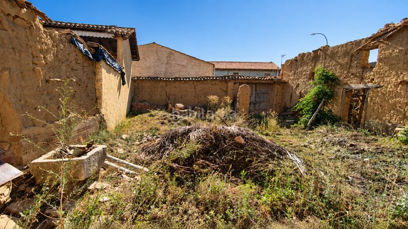 Foto a2b2883e-be93-4f7e-b719-0e55e0bbc716. Casa amb calefacció a Sahagún