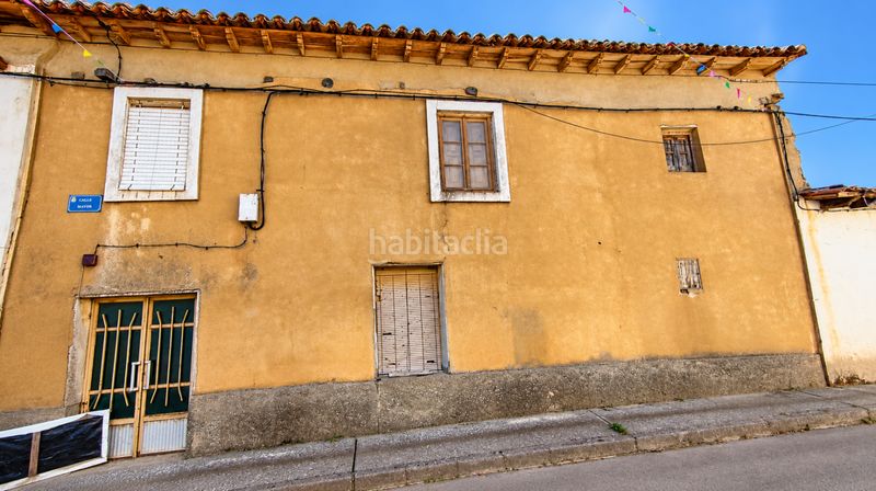 Foto c131bbba-f19a-4236-965b-4d560e8c1471. Casa amb calefacció a Sahagún