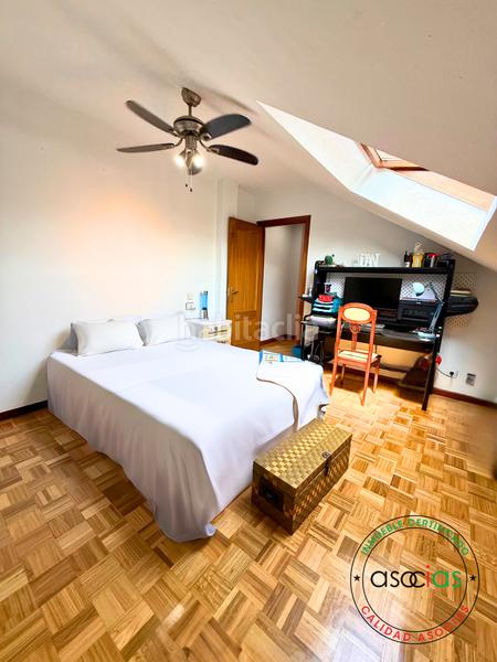 Foto 01a0ebe6-d5df-4d1c-8f5e-e874e26bf8e5. Àtic amb calefacció a La Felguera Langreo