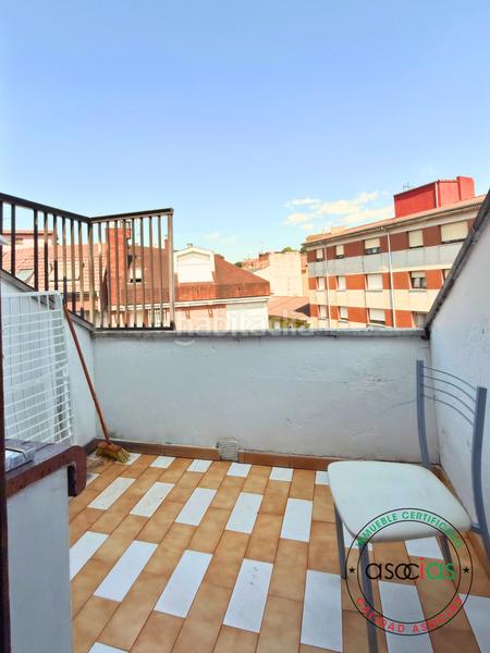 Foto c984f0cf-ba59-446b-ad7f-c2e42e9531e4. Àtic amb calefacció a La Felguera Langreo