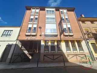 Appartement à Sahagún - av constitucion 97. Tu nuevo hogar te espera en sahagún amplio piso con 4 habitacion
