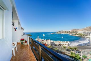 Apartment in Avenida los canarios 25. Apartamento luminoso de 2 habitaciones con vistas al mar en pata