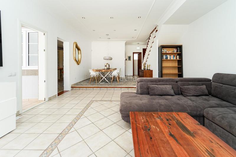 Foto 452d6979-f09d-4b94-8d7d-854a4f43409a. Casa adosada en calle tara 16 amplia casa adosada de 6 dormitorios con apartamento independiente, vistas al mar y azotea en Arguineguín en Mogán