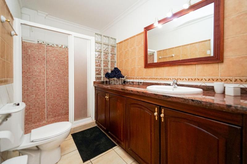 Foto 475cfe42-06e6-4a18-a1cb-f480f8d08a75. Casa adosada en calle tara 16 amplia casa adosada de 6 dormitorios con apartamento independiente, vistas al mar y azotea en Arguineguín en Mogán