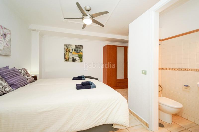 Foto 70cb3fa1-7a2b-43f0-acfa-b35a1f75a3c4. Casa adosada en calle tara 16 amplia casa adosada de 6 dormitorios con apartamento independiente, vistas al mar y azotea en Arguineguín en Mogán