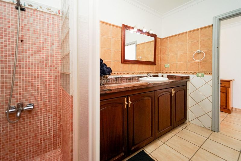 Foto a8ab184f-f316-40d7-b35c-97fa88d23134. Casa adossada a calle tara 16 a Arguineguín Mogán