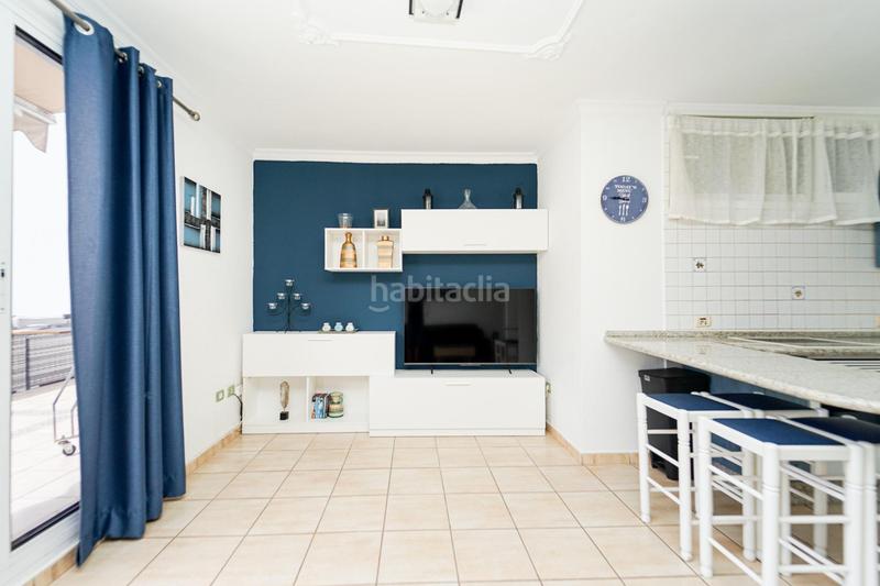 Foto b29c294a-5d8e-4e2c-929c-47703fd7ec91. Casa adosada en calle tara 16 amplia casa adosada de 6 dormitorios con apartamento independiente, vistas al mar y azotea en Arguineguín en Mogán