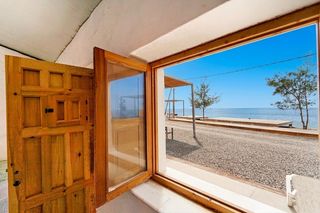 Maison jumelée à Calle playa la 18. Oportunidad única! casa adosada en primera línea de playa en pla