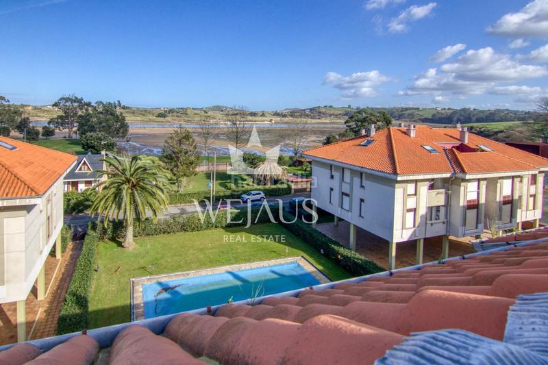 Foto ecbf5990-2d3d-48df-b0e6-7b571e6c4790. Zweistöckige wohnung in calle comillas 66 in Suances