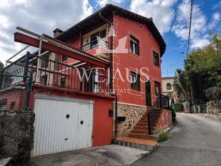 Casa bifamiliare in Anaz 49. Chalet pareado con jardín en anaz