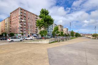 Pis a Castilla - Hermida. Gran piso en zona de calle castilla