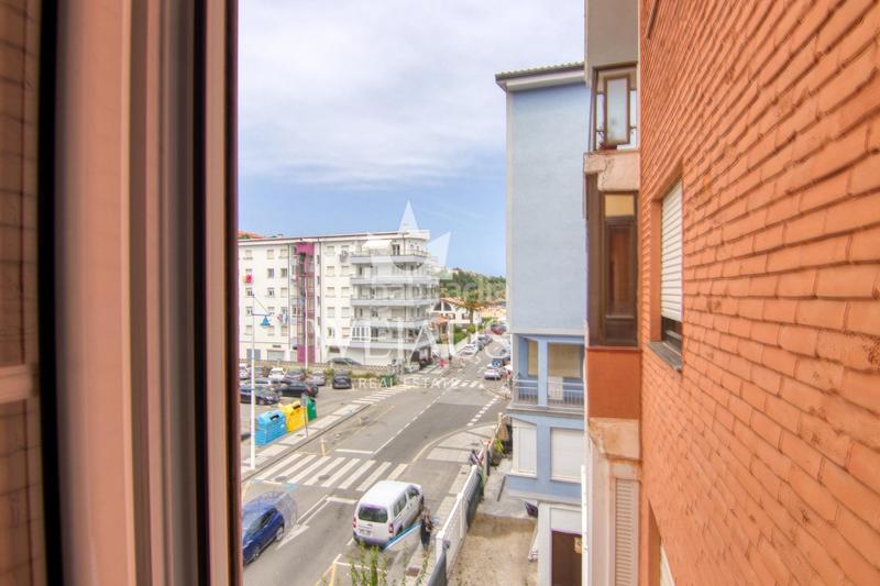 Foto d0e0d97e-ef2a-409d-ac97-3e2755aad695. Piso en calle del doctor enrique oti 4 piso con vistas al mar en Suances