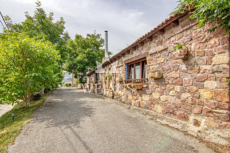 Foto f07b3657-9e7a-4202-8557-897d778f38c0. Chalet en plaza espinilla 20 casa de cuento espectacular en campoo en Hermandad de Campoo de Suso