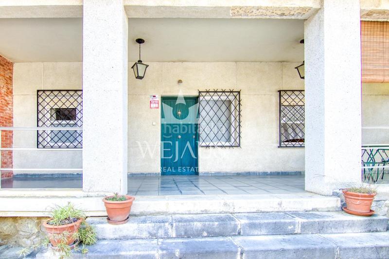 Foto 0b2a4ba6-cb9b-43c3-a405-bad42c0e2de9. Casa en barrio cotera (la) 1 impresionante casa con terreno urbano en Piélagos