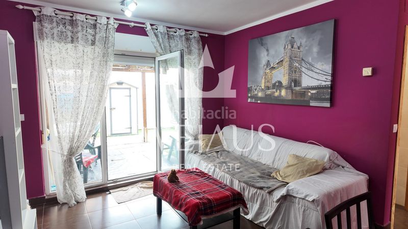 Foto f696ad6f-afc0-43f2-be79-431e5b67c555. Casa adossada amb calefacció aparcament a Cudón Miengo