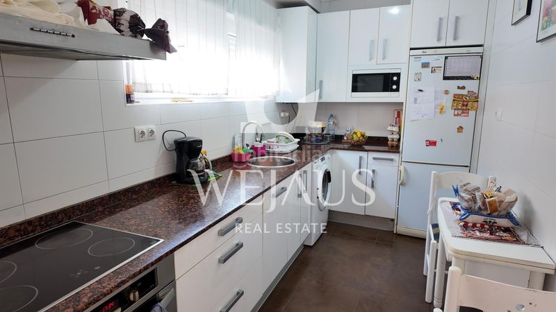 Foto ffb35397-f64b-4d5c-80f6-bf5f7c039a3e. Casa adossada amb calefacció aparcament a Cudón Miengo