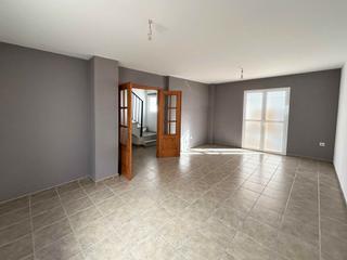 Casa adossada a Benalup. ??vivienda adosada de dos plantas y patio interior con buenas ca