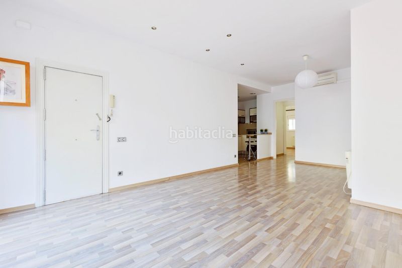 Foto e576a8be-7efa-4fc1-a16f-0126ea660c88. Ático  en venta en carrer de déu i mata, 142, Barri de les Corts en Barcelona