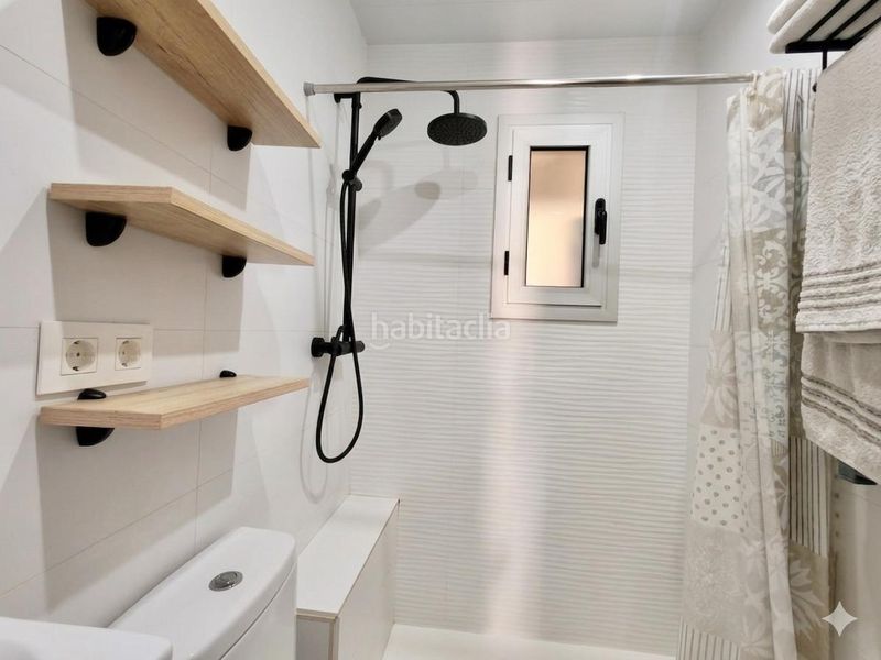 Foto 4c7b767b-e14a-44ea-9aca-0878aebf378d. Àtic a Roquetes Barcelona