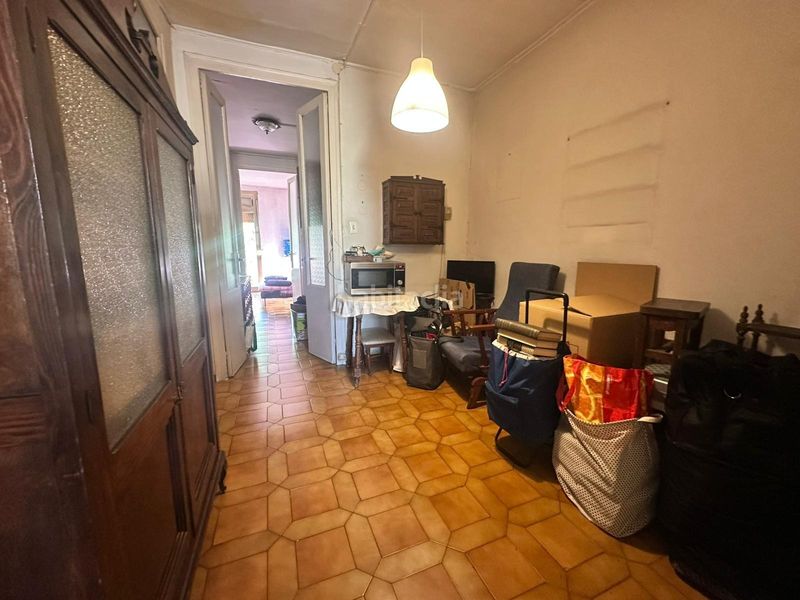 Foto 54f3106d-09d1-4ac6-b98c-c9e43f93b3f1. Apartament a Sant Antoni Barcelona
