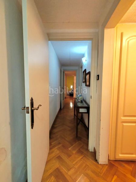 Foto bbef5bbf-0f88-4250-bf80-4717fde42e05. Planta baixa a La Font d´en Fargues Barcelona