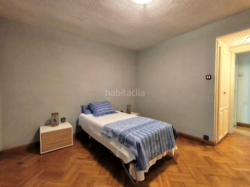 Foto eac99ee6-8002-40ca-b74b-4c8ca1394a48. Planta baixa a La Font d´en Fargues Barcelona