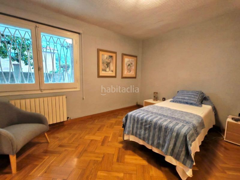 Foto f0eedffd-4bf4-4046-a43c-0457b06c5c3d. Planta baixa a La Font d´en Fargues Barcelona