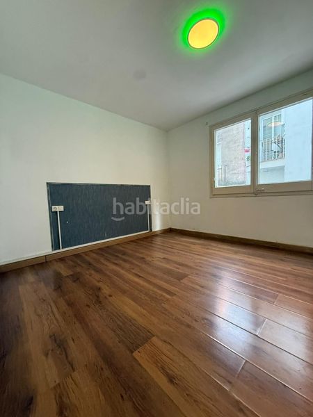 Foto 8f4173a0-848b-43b8-8b0e-9d6c18d3f8c8. Pis a La Teixonera Barcelona