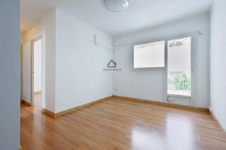 Pis  Carrer josep sangenis. Piso en venta en la teixonera, barcelona